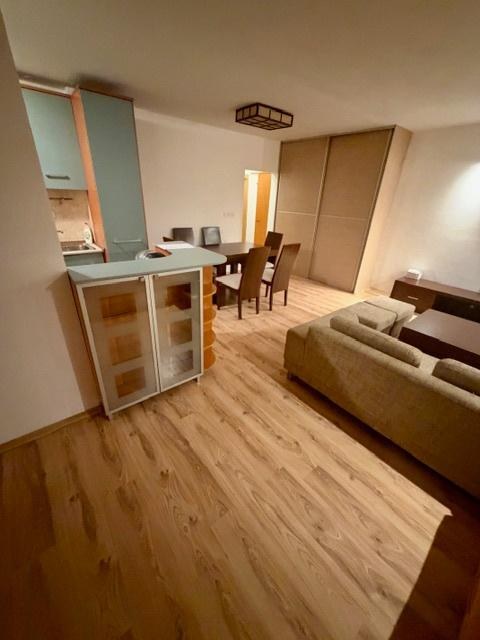 Се продава стан во Аеродром