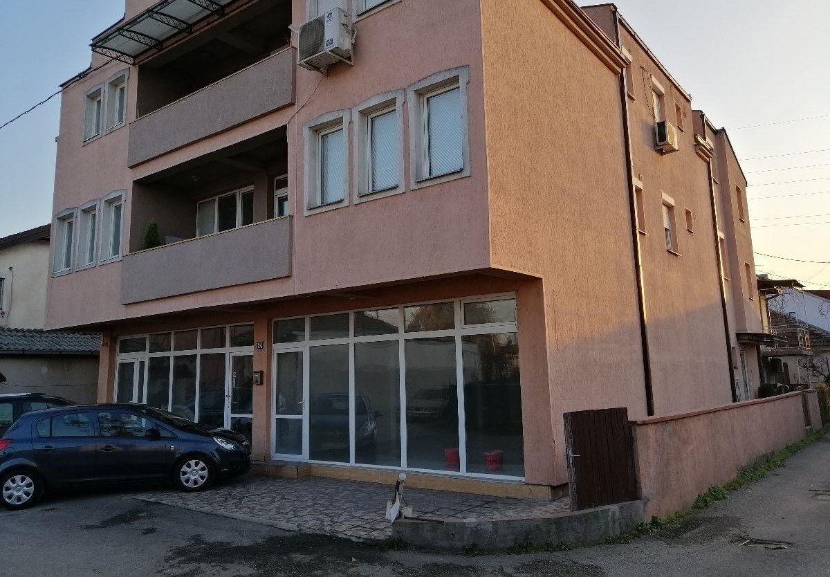 Се продава куќа во 11 Октомври