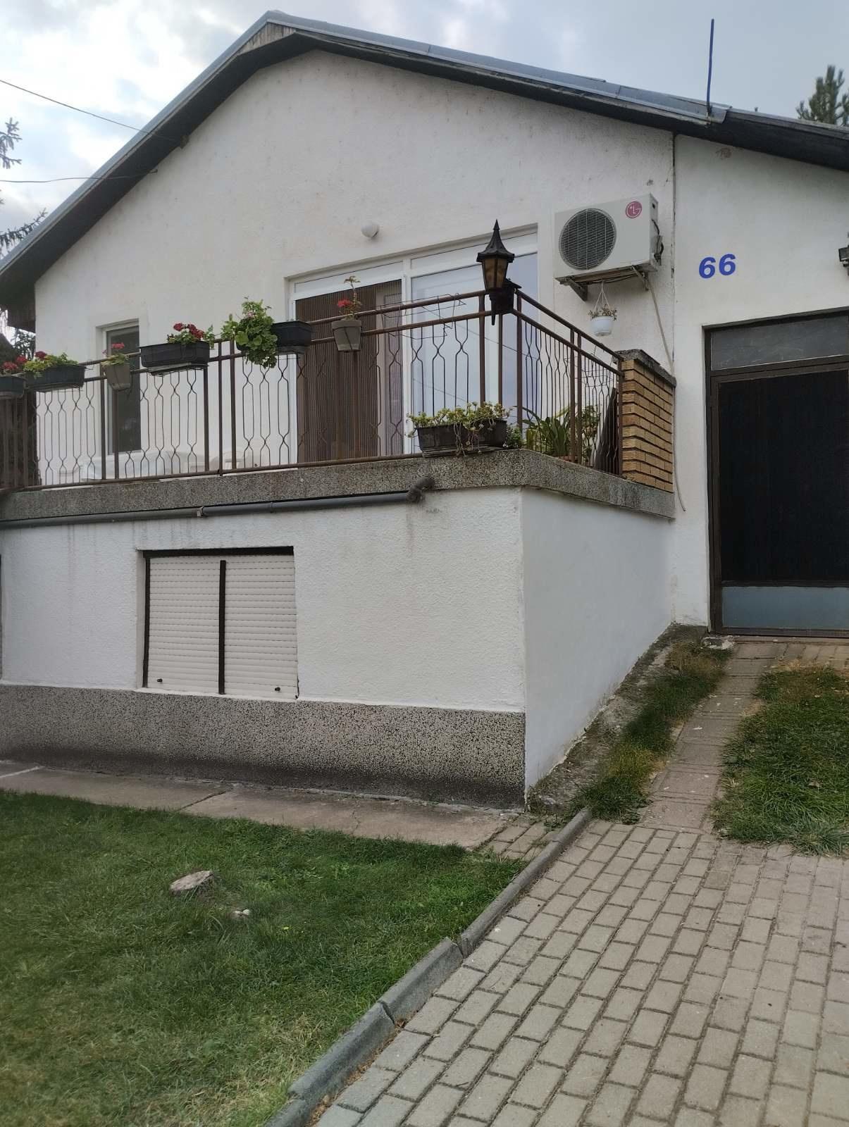 Се продава куќа во нас. Припор